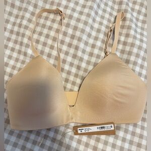SKIMS Light Tan Bra